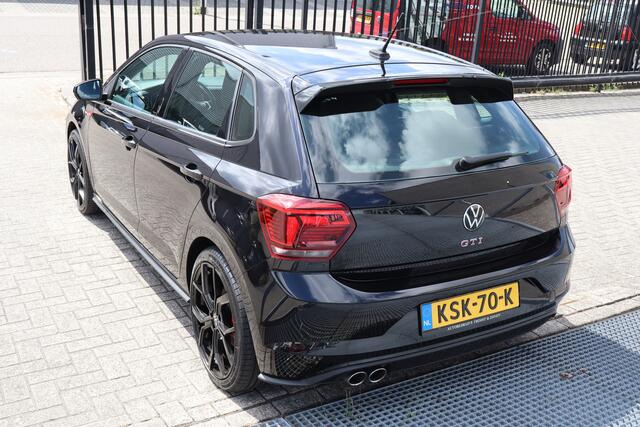 Volkswagen POLO 2.0 TSI GTI Stoelverwarming/Apple carplay/Parkeersensoren/DAB Radio/18 inch licht metaal/Airco