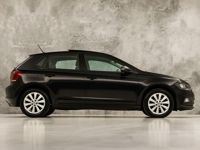 Volkswagen POLO 1.0 TSI Highline (SCHUIFDAK, APPLE CARPLAY, VITRUAL COCKPIT, ACC, LM VELGEN, CAMERA, NIEUWE APK, NIEUWSTAAT)