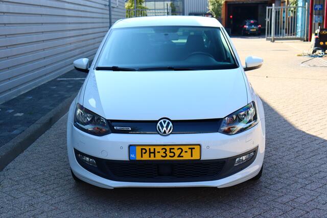 Volkswagen POLO 1.0 BlueMotion Edition O.a. Navi, Camera,Acc, Pdc, Carplay, Stoelverwarming, Etc... Rijklaar! All-in prijs!
