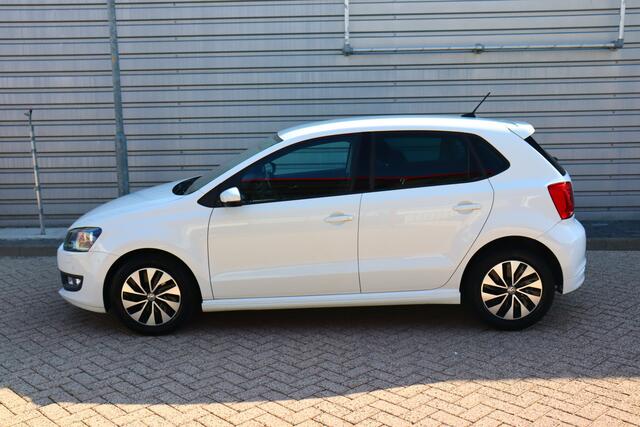 Volkswagen POLO 1.0 BlueMotion Edition O.a. Navi, Camera,Acc, Pdc, Carplay, Stoelverwarming, Etc... Rijklaar! All-in prijs!
