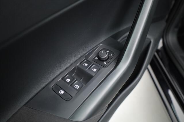 Volkswagen POLO 1.0 TSI Life Business | Rijklaar!! | Dig. Cockpit | Adapt. Cruise | LED | Stoelverw. | Navi | PDC V+A | Apple CarPlay & Android Auto