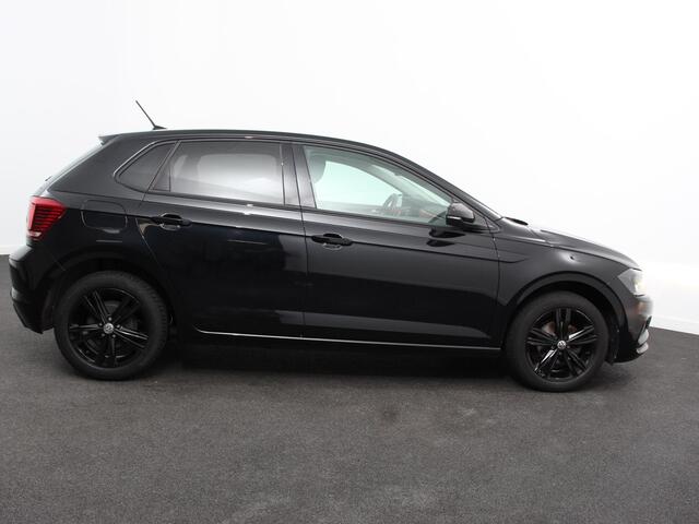 Volkswagen POLO 1.0 TSI Automaat Comfort Sport-Line Navigatie Apple Carplay Android Auto Adaptive Cruise Control Stoelverwarming Climate Control Getinte ramen Lichtmetalen Velgen