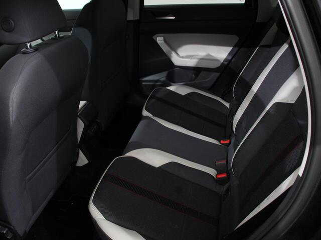 Volkswagen POLO 1.0 TSI Automaat Comfort Sport-Line Navigatie Apple Carplay Android Auto Adaptive Cruise Control Stoelverwarming Climate Control Getinte ramen Lichtmetalen Velgen