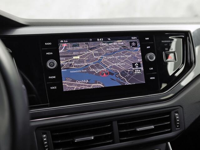 Volkswagen POLO 1.0 TSI R-Line Sport Automaat (VIRTUAL COCKPIT, ZWART HEMEL, GROOT NAVI, CLIMATE, LEDER, SPORTSTOELEN, GETINT GLAS, LM VELGEN, ADAPTIVE CRUISE, NIEUWSTAAT)