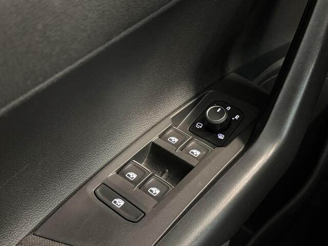 Volkswagen POLO 1.0 TSI Style | IQ light | Adaptive cruise | Stoelverwarming | Achteruitrijcamera | Carplay | Side Assist |