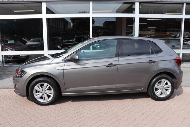 Volkswagen POLO 1.0 TSI Highline Automaat. Trekhaak, navigatie, Full-led.
