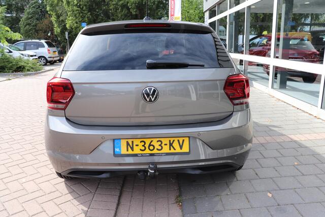 Volkswagen POLO 1.0 TSI Highline Automaat. Trekhaak, navigatie, Full-led.