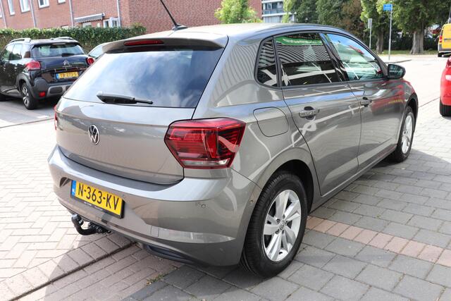 Volkswagen POLO 1.0 TSI Highline Automaat. Trekhaak, navigatie, Full-led.