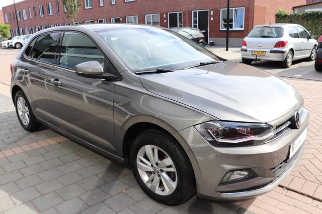 Volkswagen POLO 1.0 TSI Highline Automaat. Trekhaak, navigatie, Full-led.