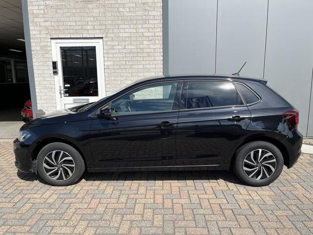 Volkswagen POLO 1.0 TSI Life / ADAPTIVE CRUISE/ APP-CONNECT/ PARKEER SENSOREN V+A/ DIGITAL DASH/ GETINT GLAS/ DAB/ CLIMA/ 15'' LMV