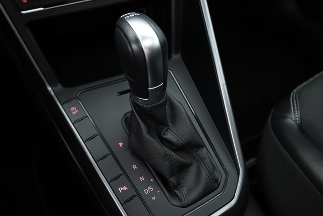 Volkswagen POLO 1.0 TSI Highline DSG | Rijklaar!! | Pano | Camera + PDC | Navi | Stoelverw. | Bluetooth | All Seasons