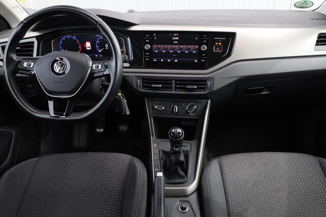 Volkswagen POLO 1.0 TSI Comfortline 95PK / 70kW, 2e eigenaar nieuw door ons geleverd & onderhouden, elektrisch verstel-, verwarm- en inklapbare buitenspiegels (spiegel-pakket), digital cockpit pro, parkeersensoren voor en achter (PDC), Executive pakket (navigatie, Apple Carplay & Android Auto, DAB+, alarm klasse 3), adaptieve cruise control (ACC), airco, multifunctioneel lederen stuurwiel etc.