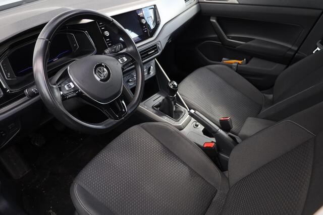 Volkswagen POLO 1.0 TSI Comfortline 95PK / 70kW, 2e eigenaar nieuw door ons geleverd & onderhouden, elektrisch verstel-, verwarm- en inklapbare buitenspiegels (spiegel-pakket), digital cockpit pro, parkeersensoren voor en achter (PDC), Executive pakket (navigatie, Apple Carplay & Android Auto, DAB+, alarm klasse 3), adaptieve cruise control (ACC), airco, multifunctioneel lederen stuurwiel etc.