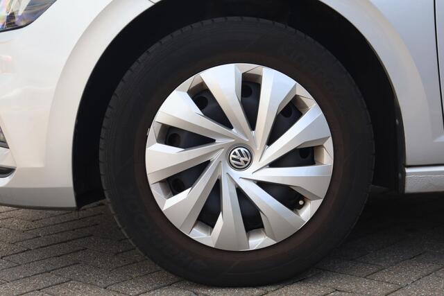 Volkswagen POLO 1.0 TSI Comfortline 95PK / 70kW, 2e eigenaar nieuw door ons geleverd & onderhouden, elektrisch verstel-, verwarm- en inklapbare buitenspiegels (spiegel-pakket), digital cockpit pro, parkeersensoren voor en achter (PDC), Executive pakket (navigatie, Apple Carplay & Android Auto, DAB+, alarm klasse 3), adaptieve cruise control (ACC), airco, multifunctioneel lederen stuurwiel etc.