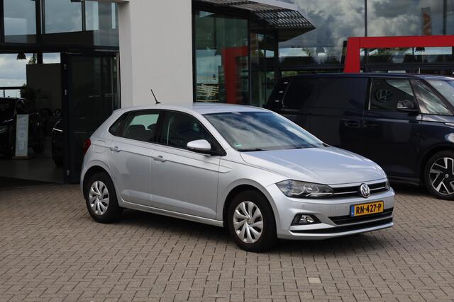 Volkswagen POLO 1.0 TSI Comfortline 95PK / 70kW, 2e eigenaar nieuw door ons geleverd & onderhouden, elektrisch verstel-, verwarm- en inklapbare buitenspiegels (spiegel-pakket), digital cockpit pro, parkeersensoren voor en achter (PDC), Executive pakket (navigatie, Apple Carplay & Android Auto, DAB+, alarm klasse 3), adaptieve cruise control (ACC), airco, multifunctioneel lederen stuurwiel etc.