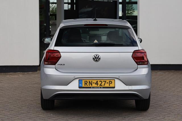 Volkswagen POLO 1.0 TSI Comfortline 95PK / 70kW, 2e eigenaar nieuw door ons geleverd & onderhouden, elektrisch verstel-, verwarm- en inklapbare buitenspiegels (spiegel-pakket), digital cockpit pro, parkeersensoren voor en achter (PDC), Executive pakket (navigatie, Apple Carplay & Android Auto, DAB+, alarm klasse 3), adaptieve cruise control (ACC), airco, multifunctioneel lederen stuurwiel etc.