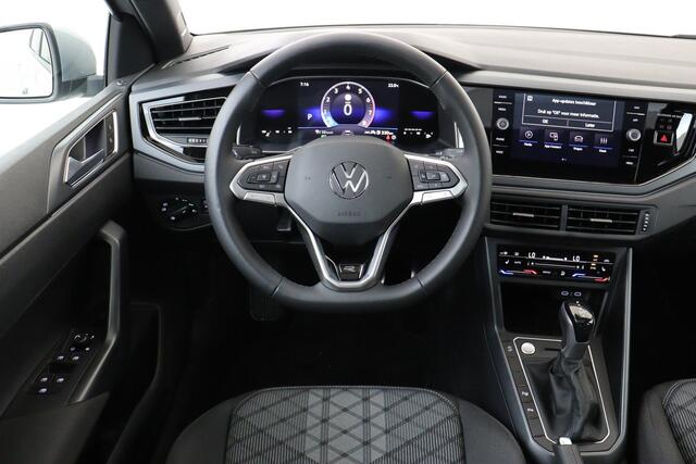 Volkswagen POLO 1.0 TSI R-LINE EDITION -PANO.DAK|KEYLESS|CARPLAY|STOELVERW.|DODEHOEK|PARKEERASST.|PRIVACY.GLAS|17"YORK