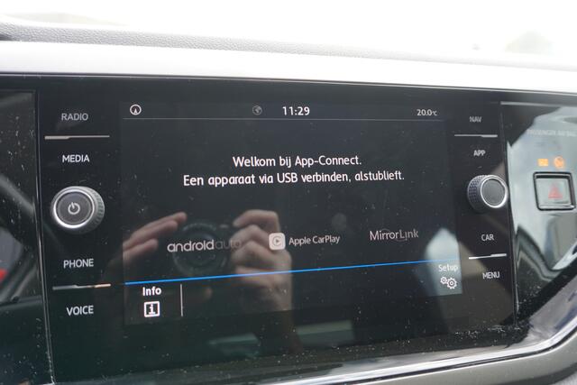 Volkswagen POLO 1.0 TSI Comfortline Automaat | ADAPT. CRUISE | VIRT. COCKPIT | CARPLAY | PDC V+A