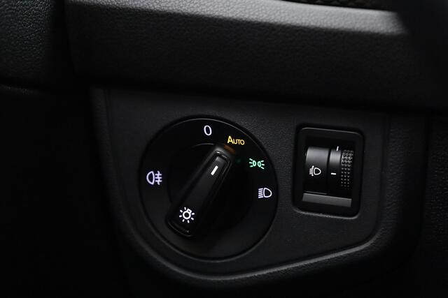 Volkswagen POLO 1.0 TSI Life Business DSG | Orgi. NL | Rijklaar | Adapt. Cruise | PDC | Apple CarPlay | Navi | Clima | Stoelverw.