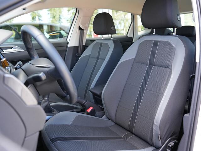 Volkswagen POLO 1.0 TSI Highline | Cruise Control Adaptief | Draadloze Telefoonlader | Apple Carplay/ Android Auto |