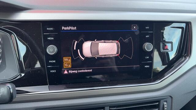 Volkswagen POLO 1.0 TSI Comfortline AUTOMAAT / TREKHAAK / CARPLAY / PDC / NAVI / DAB+ / BLUETOOTH / ACC / NL-AUTO
