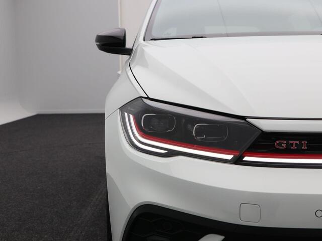 Volkswagen POLO 2.0 TSi GTi 207 Pk Automaat | Beats Audio | Virtual Cockpit | LED | Carplay | Adaptive Cruise | Panoramadak | Keyless | 18 Inch