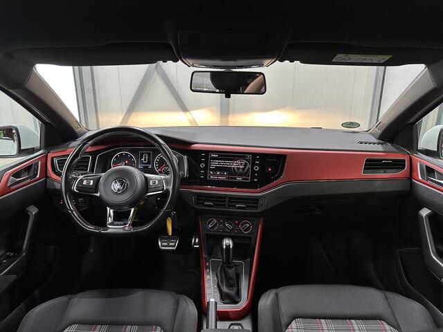 Volkswagen POLO 2.0 TSI GTI 200pk | BeatsAudio | Stoelverwarming | Groot scherm | Apple carplay | PDC voor & achter |