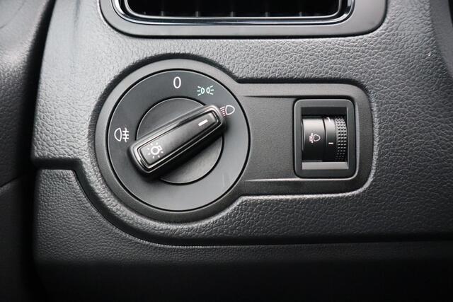 Volkswagen POLO 1.0 Comfortline | LM velgen | Spiegels elektrisch verstel- en verwarmbaar | 131.578Km | Nette auto!