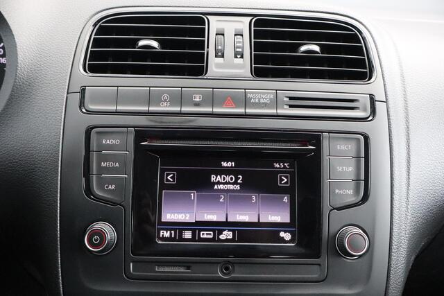 Volkswagen POLO 1.0 Comfortline | LM velgen | Spiegels elektrisch verstel- en verwarmbaar | 131.578Km | Nette auto!