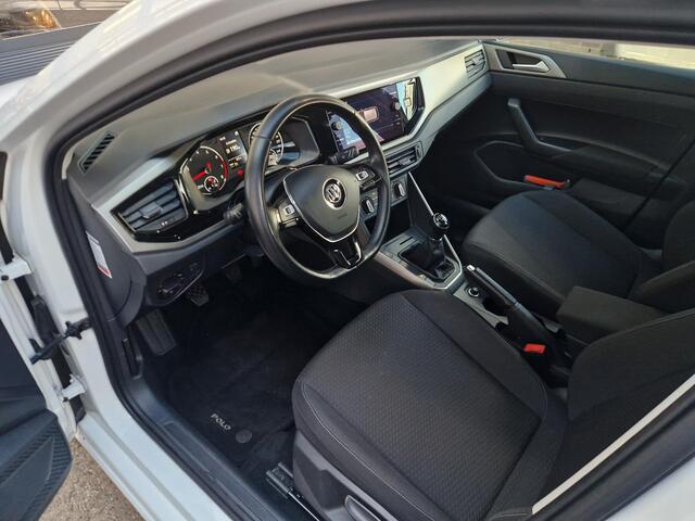 Volkswagen POLO 1.0 MPI Comfortline NL Auto|Carplay|Goed onderh.|Rijklaar|Hele nette auto|Groot scherm