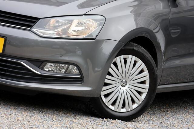 Volkswagen POLO 1.2 TSI Comfortline Executive Plus - 90 pk **PDC / Navi / Carplay / Cruise