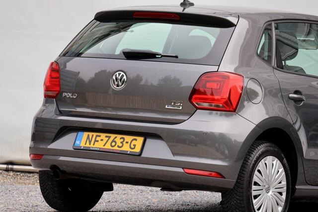 Volkswagen POLO 1.2 TSI Comfortline Executive Plus - 90 pk **PDC / Navi / Carplay / Cruise