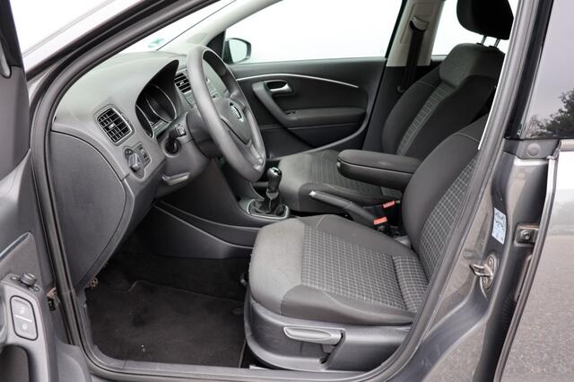 Volkswagen POLO 1.2 TSI Comfortline Executive Plus - 90 pk **PDC / Navi / Carplay / Cruise