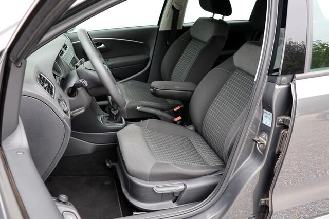 Volkswagen POLO 1.2 TSI Comfortline Executive Plus - 90 pk **PDC / Navi / Carplay / Cruise