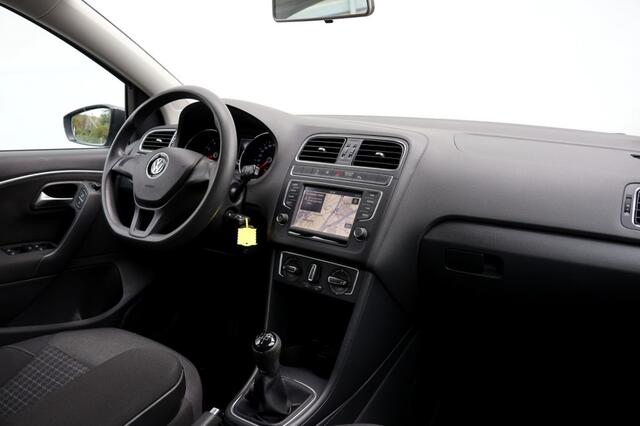 Volkswagen POLO 1.2 TSI Comfortline Executive Plus - 90 pk **PDC / Navi / Carplay / Cruise