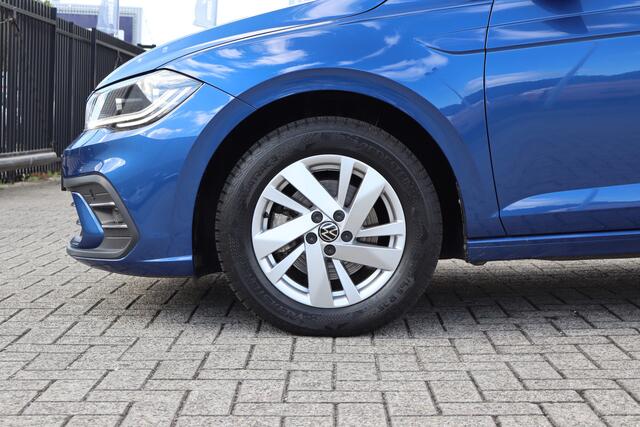 Volkswagen POLO 1.0 TSI Panoramadak/Apple carplay/Digitale teller/Stoelverwarming/Achteruitrijcamera/Adaptieve cruise control/Navigatie/Parkeersensoren/Climate control/DAB
