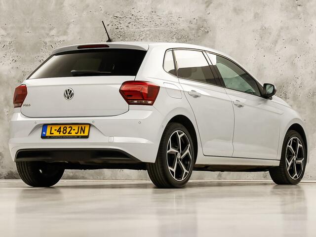 Volkswagen POLO 1.0 TSI Sportline Automaat (VIRTUAL COCKPIT, APPLE CARPLAY, GROOT NAVI, CLIMATE, CAMERA, STOELVERWARMING, SPORTSTOELEN, GETINT GLAS, KEYLESS START, ADAPTIVE CRUISE, NIEUWSTAAT)