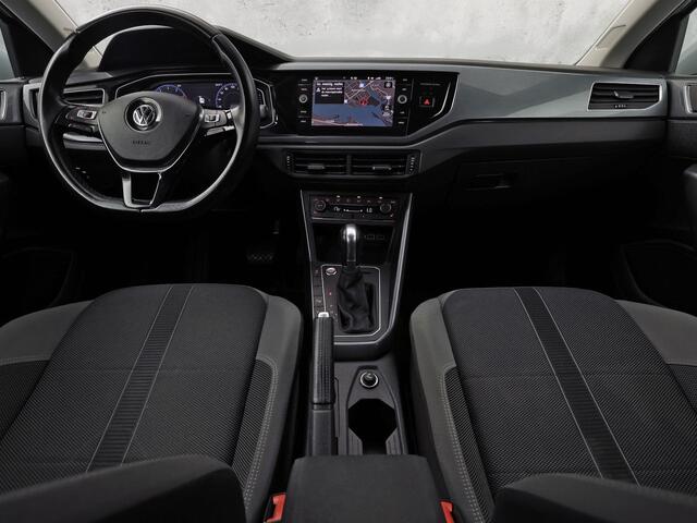Volkswagen POLO 1.0 TSI Sportline Automaat (VIRTUAL COCKPIT, APPLE CARPLAY, GROOT NAVI, CLIMATE, CAMERA, STOELVERWARMING, SPORTSTOELEN, GETINT GLAS, KEYLESS START, ADAPTIVE CRUISE, NIEUWSTAAT)