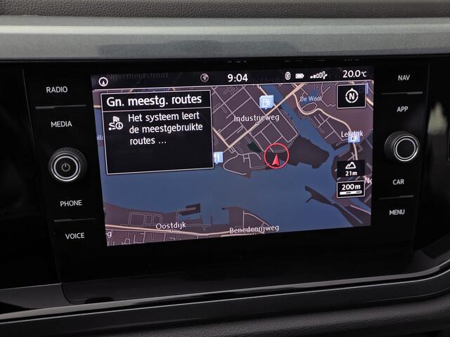Volkswagen POLO 1.0 TSI Sportline Automaat (VIRTUAL COCKPIT, APPLE CARPLAY, GROOT NAVI, CLIMATE, CAMERA, STOELVERWARMING, SPORTSTOELEN, GETINT GLAS, KEYLESS START, ADAPTIVE CRUISE, NIEUWSTAAT)