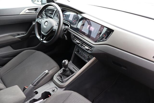 Volkswagen POLO 1.0 MPI Trendline Meeneemprijs/Stoelverwarming/Apple carplay/Parkeersensoren/Cruise control/Climate control
