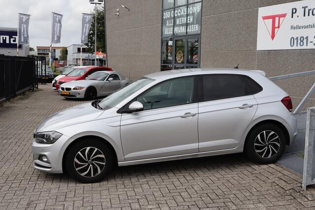 Volkswagen POLO 1.0 MPI Trendline Meeneemprijs/Stoelverwarming/Apple carplay/Parkeersensoren/Cruise control/Climate control