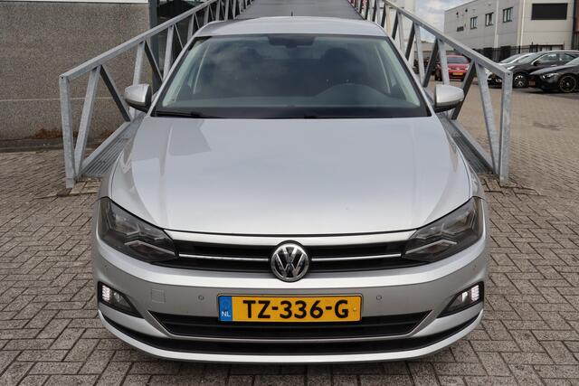 Volkswagen POLO 1.0 MPI Trendline Meeneemprijs/Stoelverwarming/Apple carplay/Parkeersensoren/Cruise control/Climate control