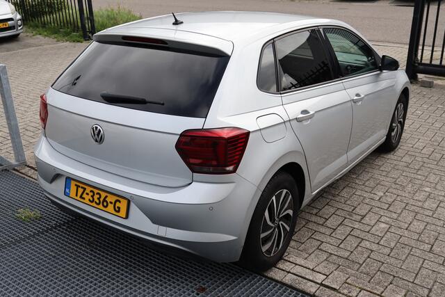 Volkswagen POLO 1.0 MPI Trendline Meeneemprijs/Stoelverwarming/Apple carplay/Parkeersensoren/Cruise control/Climate control