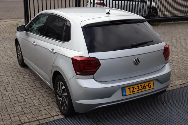 Volkswagen POLO 1.0 MPI Trendline Meeneemprijs/Stoelverwarming/Apple carplay/Parkeersensoren/Cruise control/Climate control