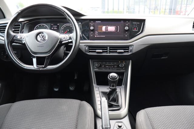 Volkswagen POLO 1.0 MPI Trendline Meeneemprijs/Stoelverwarming/Apple carplay/Parkeersensoren/Cruise control/Climate control