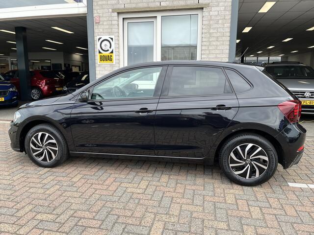 Volkswagen POLO 1.0 TSI Life / ADAPTIVE CRUISE/ APP-CONNECT/ PARKEER SENSOREN V+A/ DIGITAL DASH/ GETINT GLAS/ DAB/ CLIMA/ 15'' LMV