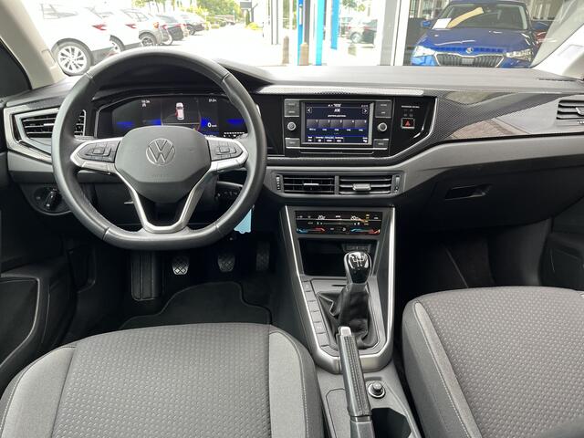Volkswagen POLO 1.0 TSI Life / ADAPTIVE CRUISE/ APP-CONNECT/ PARKEER SENSOREN V+A/ DIGITAL DASH/ GETINT GLAS/ DAB/ CLIMA/ 15'' LMV