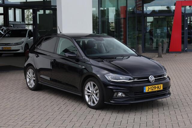 Volkswagen POLO 1.0 TSI Highline 115PK / 85kW DSG, 1e eigenaar, nieuw door ons geleverd en onderhouden, R-Line in- en exterieur, LED verlichting, achteruitrijcamera (Rear View), 17" 'Sebring' LMV, digital cockpit pro, parkeersensoren voor en achter (PDC), privacy glas, Executive pakket (navigatie, DAB+, Apple Carplay & Android Auto), licht- en zicht pakket, elektrisch verstel-, verwarm- en inklapbare buitenspiegels (Spiegel pakket) etc.