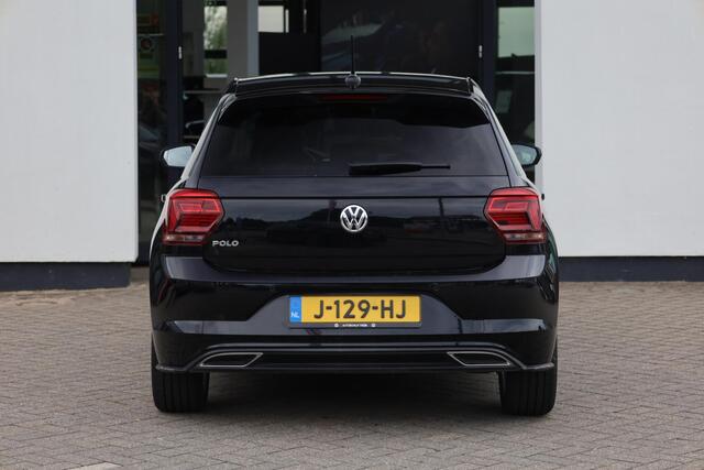 Volkswagen POLO 1.0 TSI Highline 115PK / 85kW DSG, 1e eigenaar, nieuw door ons geleverd en onderhouden, R-Line in- en exterieur, LED verlichting, achteruitrijcamera (Rear View), 17" 'Sebring' LMV, digital cockpit pro, parkeersensoren voor en achter (PDC), privacy glas, Executive pakket (navigatie, DAB+, Apple Carplay & Android Auto), licht- en zicht pakket, elektrisch verstel-, verwarm- en inklapbare buitenspiegels (Spiegel pakket) etc.