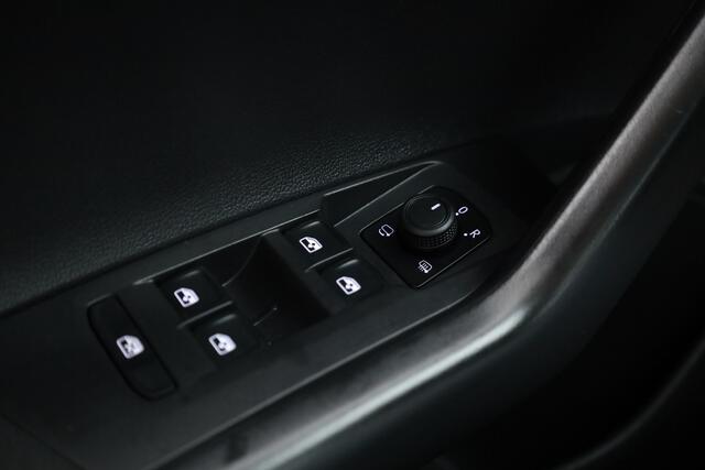 Volkswagen POLO 1.0 TSI Life Business | Orgi. NL | Rijklaar! | Apple CarPlay | Adapt. Cruise | Stoelverw. | PDC | Navi